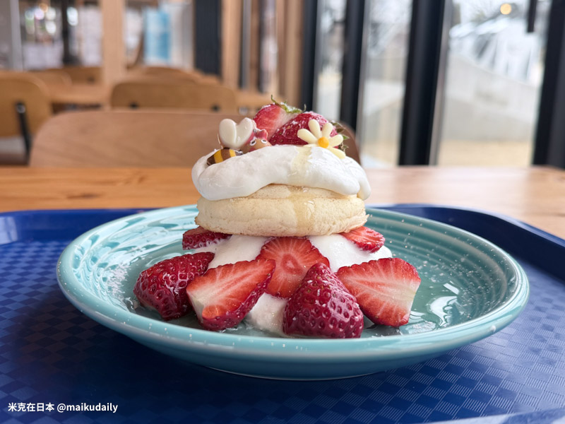 草莓鬆餅