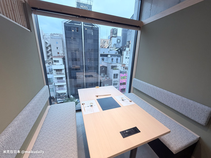 大阪難波道頓堀神戶牛壽喜燒 菊鶴 店內座位