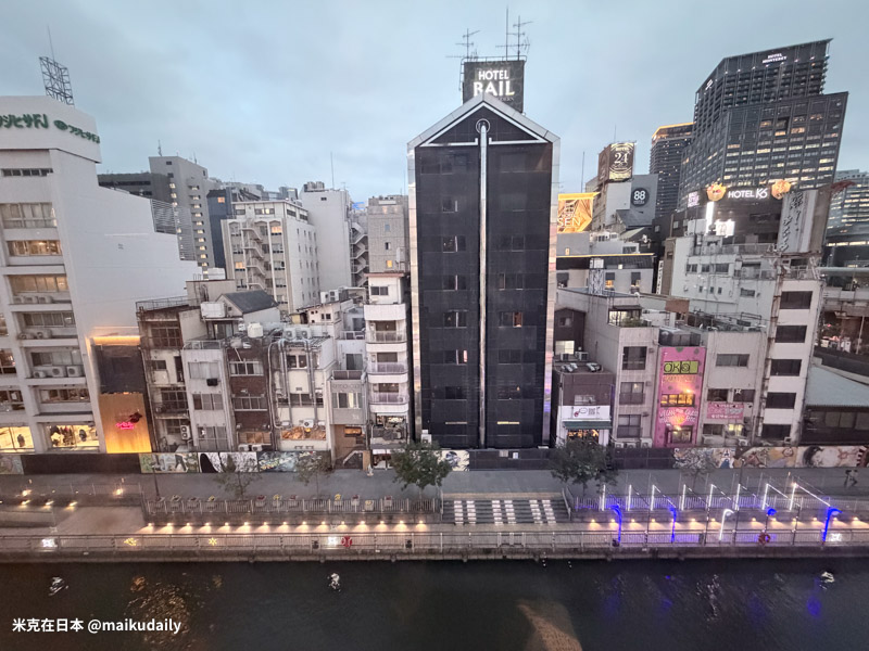 大阪難波道頓堀神戶牛壽喜燒 菊鶴 窗邊座位